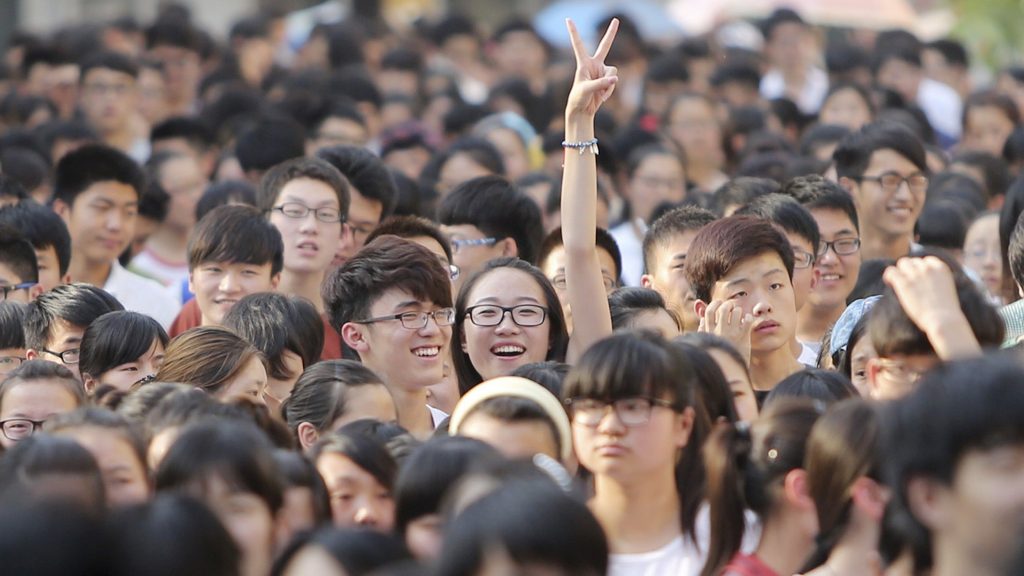 Chinese Youth Are Spending Less And Saving More